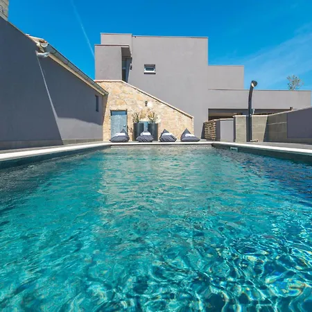 Casa de Férias 3 Bedroom Gorgeous In Zagrad *
