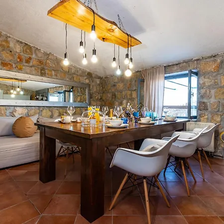 3 Bedroom Gorgeous In Zagrad * Nadin