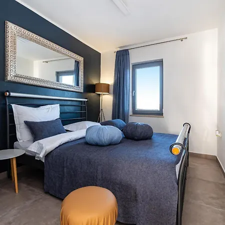 3 Bedroom Gorgeous In Zagrad * Nadin