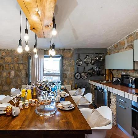 3 Bedroom Gorgeous In Zagrad Nadin