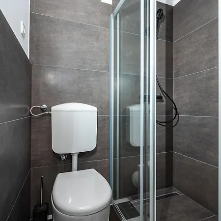 3 Bedroom Gorgeous In Zagrad * Nadin