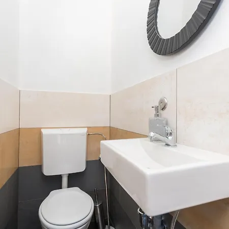3 Bedroom Gorgeous In Zagrad