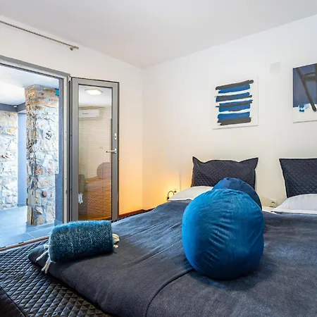 3 Bedroom Gorgeous In Zagrad * Nadin
